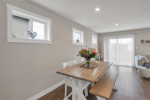 A-535 Petersen Rd, Campbell River, BC - Indoor Photo Showing Dining Room