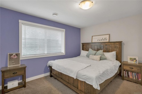 A-535 Petersen Rd, Campbell River, BC - Indoor Photo Showing Bedroom