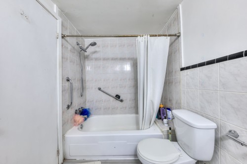 Bathroom - 3-7105 12E Avenue, Montréal (Villeray/Saint-Michel/Parc-Extension), QC - Indoor Photo Showing Bathroom