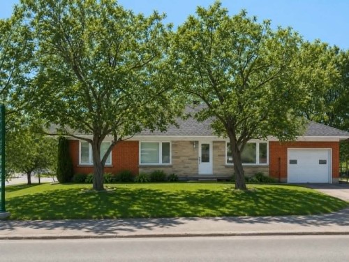 631 Rue de l'Église  Sainte-Béatrix, QC J0K 1Y0