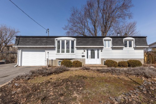 266 8e Avenue  L'Île-Perrot, QC J7V 4T1