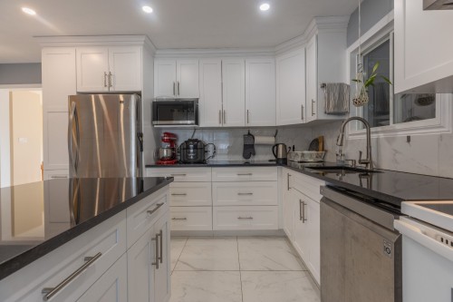 Cuisine - 266 8E Avenue, L'Île-Perrot, QC - Indoor Photo Showing Kitchen