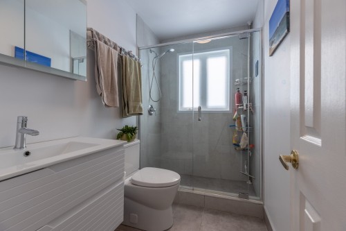 Salle de bains - 266 8E Avenue, L'Île-Perrot, QC - Indoor Photo Showing Bathroom