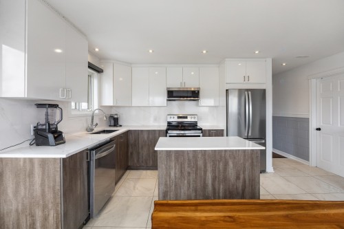 Cuisine - 1118 Rue Principale, Saint-Amable, QC - Indoor Photo Showing Kitchen With Upgraded Kitchen