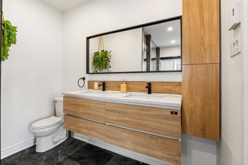 Salle de bains - 1118 Rue Principale, Saint-Amable, QC - Indoor Photo Showing Bathroom