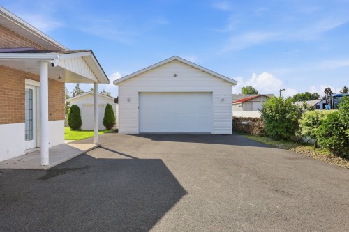 Garage - 1118 Rue Principale, Saint-Amable, QC - Outdoor With Exterior