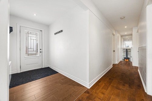 Hall d'entrée/Vestibule - 1118 Rue Principale, Saint-Amable, QC - Indoor Photo Showing Other Room