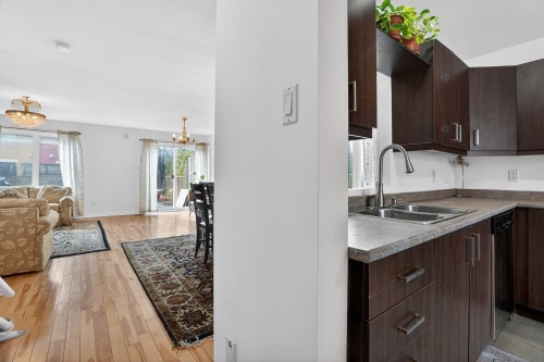 Vue d'ensemble - 34D Boul. Des Sources, Pointe-Claire, QC - Indoor Photo Showing Kitchen With Double Sink