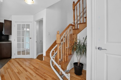 Escalier - 34D Boul. Des Sources, Pointe-Claire, QC - Indoor Photo Showing Other Room