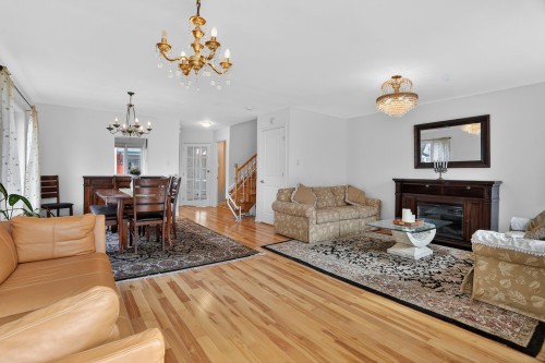Vue d'ensemble - 34D Boul. Des Sources, Pointe-Claire, QC - Indoor Photo Showing Living Room