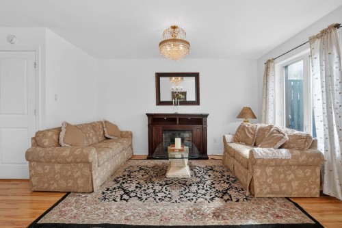 Salon - 34D Boul. Des Sources, Pointe-Claire, QC - Indoor Photo Showing Living Room