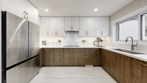 41 Beardmore Crescent, Toronto, ON - Indoor Photo Showing Kitchen With Upgraded Kitchen