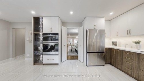 41 Beardmore Crescent, Toronto, ON - Indoor Photo Showing Kitchen
