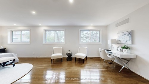 41 Beardmore Crescent, Toronto, ON - Indoor