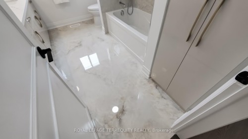41 Beardmore Crescent, Toronto, ON - Indoor Photo Showing Bathroom