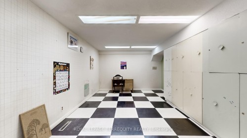 41 Beardmore Crescent, Toronto, ON - Indoor