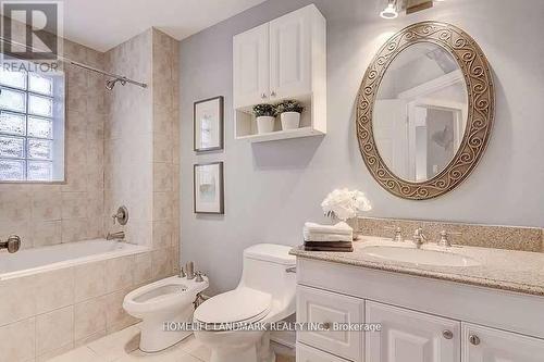 32 Windridge Drive, Markham, ON - Indoor Photo Showing Bathroom