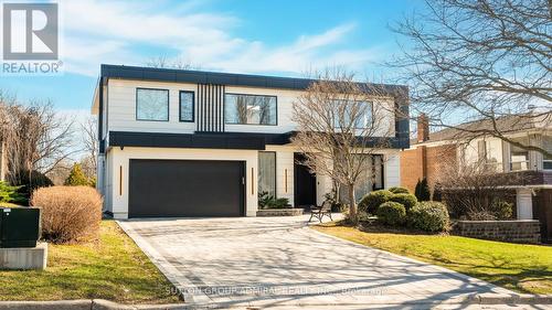 33 THORNY BRAE DRIVE  Markham, ON L3T 3G5