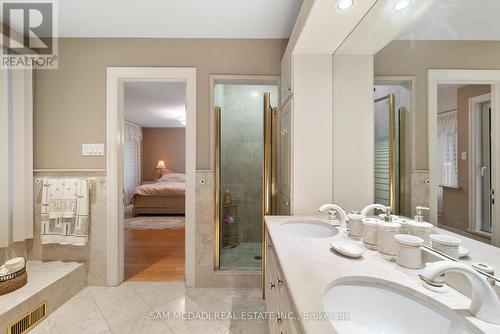 978 Tennyson Avenue, Mississauga, ON - Indoor Photo Showing Bathroom
