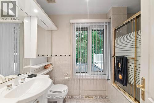 978 Tennyson Avenue, Mississauga, ON - Indoor Photo Showing Bathroom