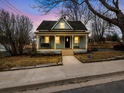 41 School Street Hantsport, NS B0P 1P0