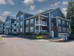 204 29 Stratford Road Stratford, PE C1B 1T4