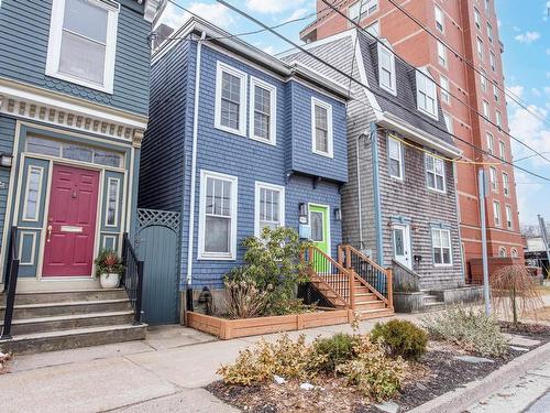 5870 West Street  Halifax, NS B3K 1J3