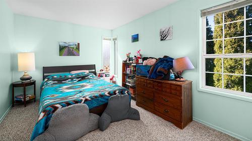 421 20Th Avenue, Creston, BC - Indoor Photo Showing Bedroom
