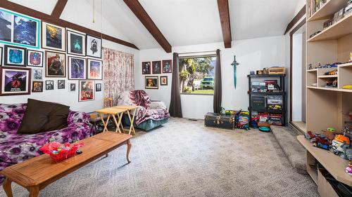 421 20Th Avenue, Creston, BC - Indoor Photo Showing Other Room