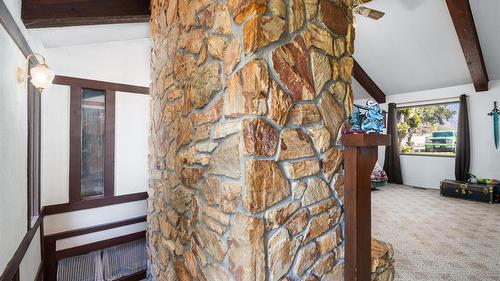 421 20Th Avenue, Creston, BC - Indoor Photo Showing Other Room