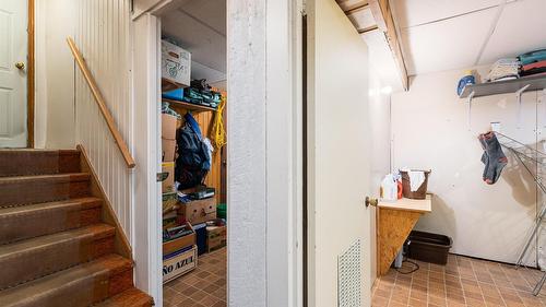 421 20Th Avenue, Creston, BC - Indoor Photo Showing Other Room