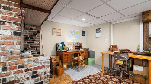 421 20Th Avenue, Creston, BC - Indoor Photo Showing Other Room