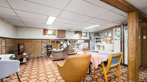 421 20Th Avenue, Creston, BC - Indoor