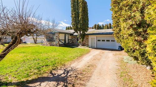 421 20Th Avenue, Creston, BC - Outdoor