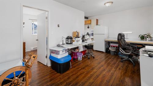 421 20Th Avenue, Creston, BC - Indoor