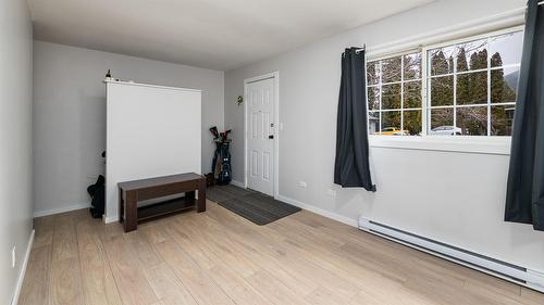 421 20Th Avenue, Creston, BC - Indoor Photo Showing Other Room
