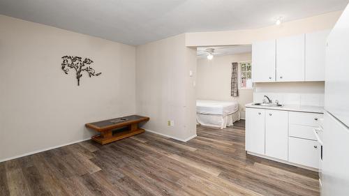 421 20Th Avenue, Creston, BC - Indoor