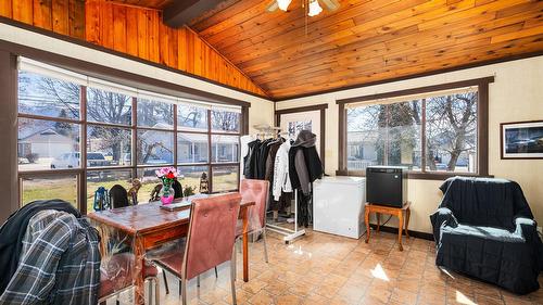 421 20Th Avenue, Creston, BC - Indoor