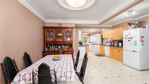 421 20Th Avenue, Creston, BC - Indoor Photo Showing Dining Room