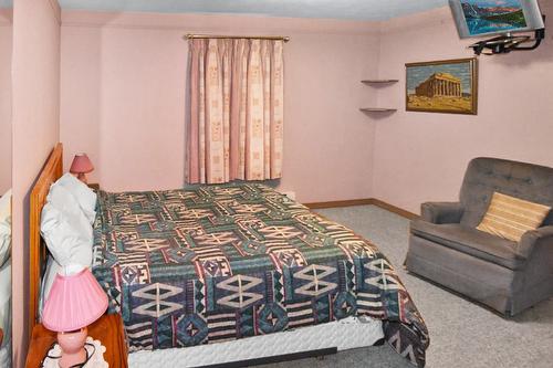 498 Braid Street, Penticton, BC - Indoor Photo Showing Bedroom