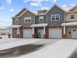 40 Woodhouse Court Stratford, PE C1B 4L2