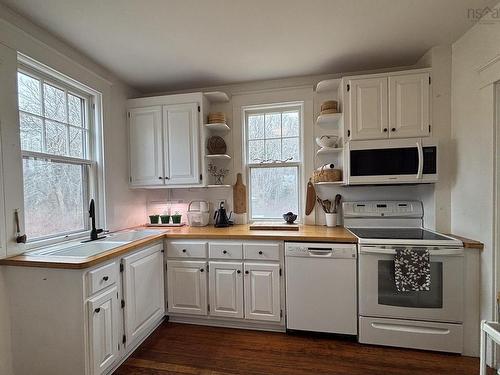 32 Old Falls Road, Liverpool, NS 