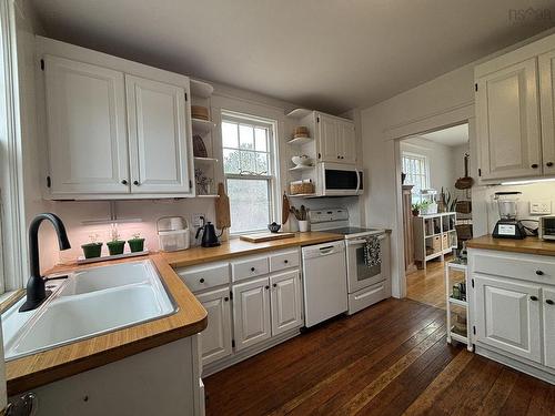 32 Old Falls Road, Liverpool, NS 