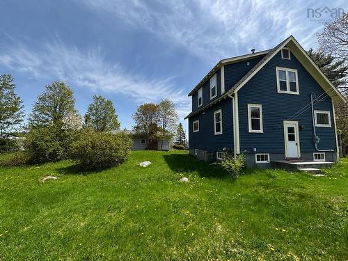 32 Old Falls Road, Liverpool, NS 
