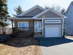 52 Argus Drive Dartmouth, NS B3A 4Y1