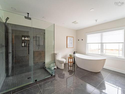 19 Long Point Road, Newellton, NS 