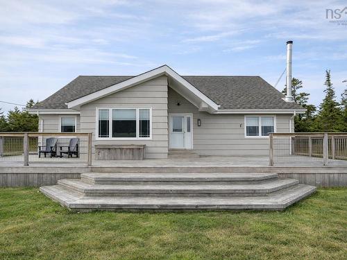 19 Long Point Road, Newellton, NS 