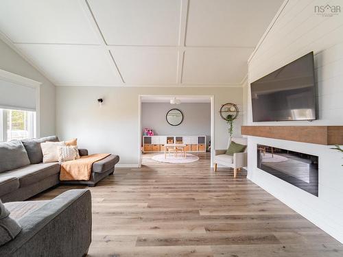 19 Long Point Road, Newellton, NS 