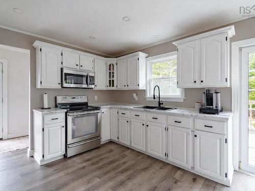 19 Long Point Road, Newellton, NS 