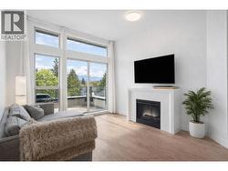 404 738 E 29TH AVENUE  Vancouver, BC V5V 0B6